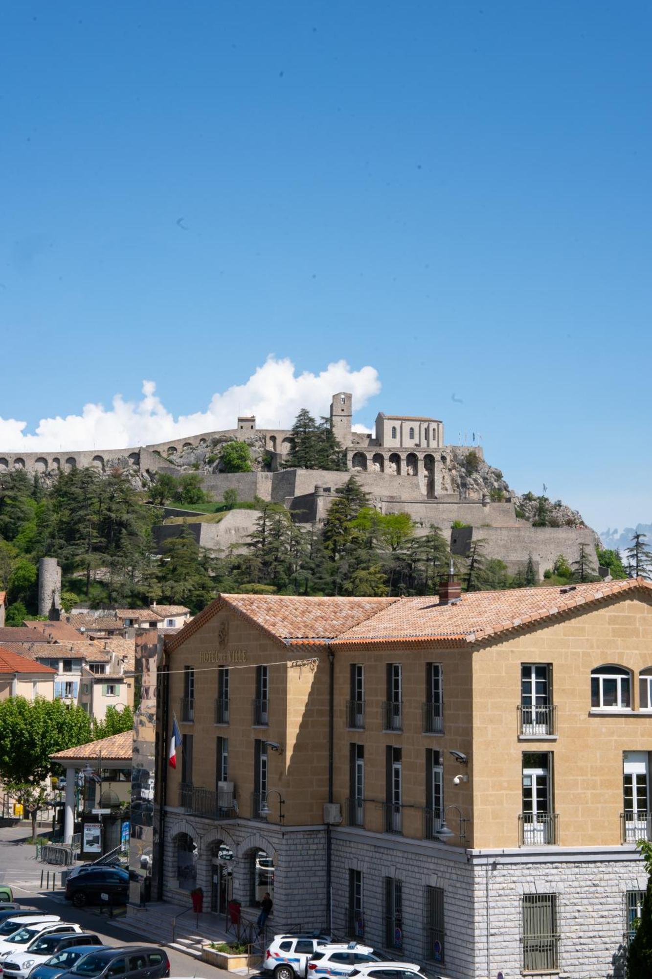 Appartement Centre De Sisteron Buitenkant foto